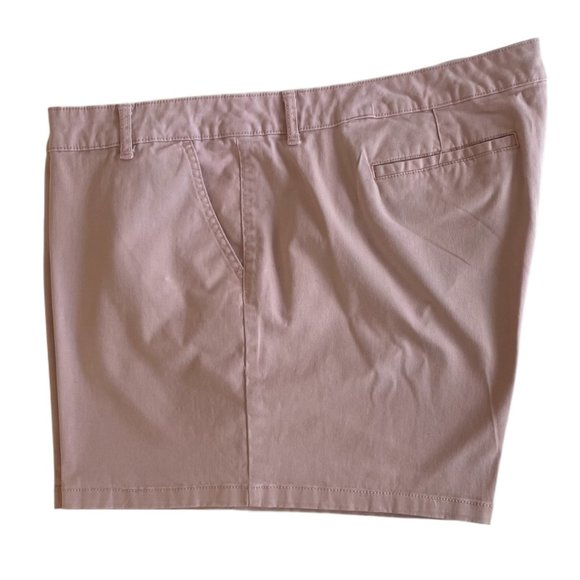 a.n.a. Women's Plus-Size 26 ROSE PINK 4.5" Mid Rise Flat-front Chino Short - Picture 4 of 11